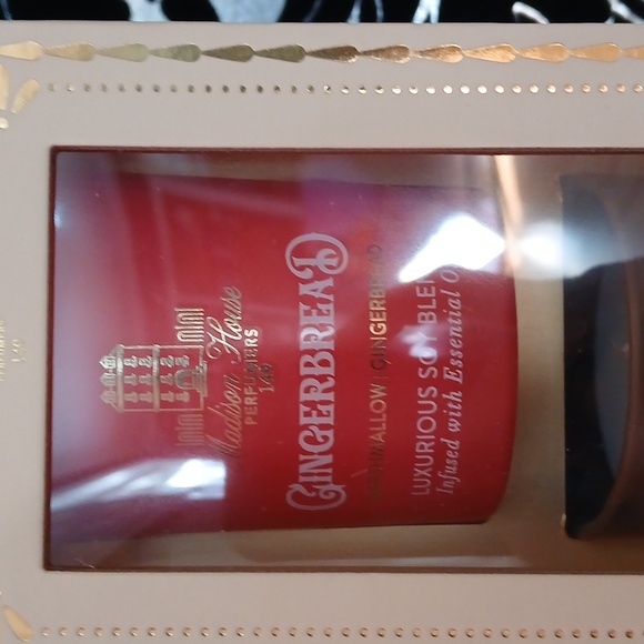 Gingerbread Candle Set - Picture 2 of 4